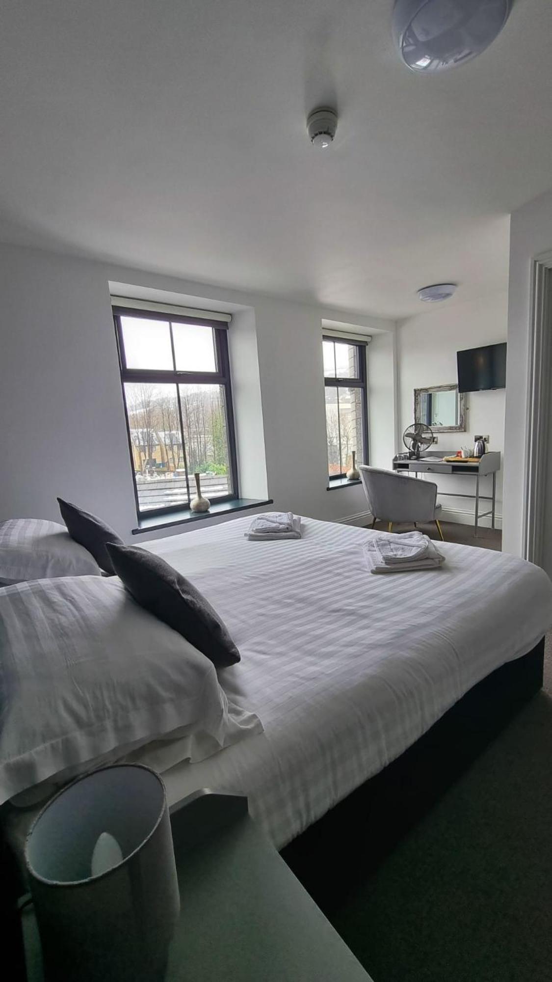 The Friendship Hotel Stocksbridge  Εξωτερικό φωτογραφία
